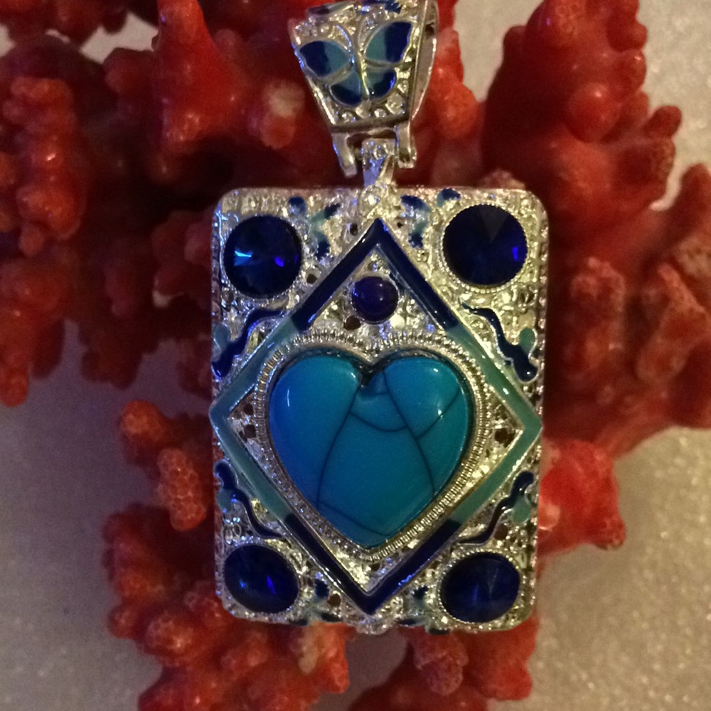 Vintage  enamel gem pendent